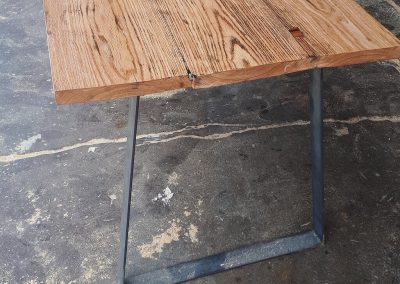 dubový stůl