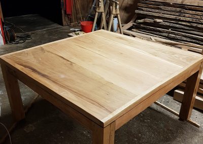 Stůl dubový