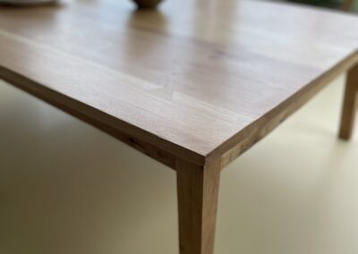 dubový stolek